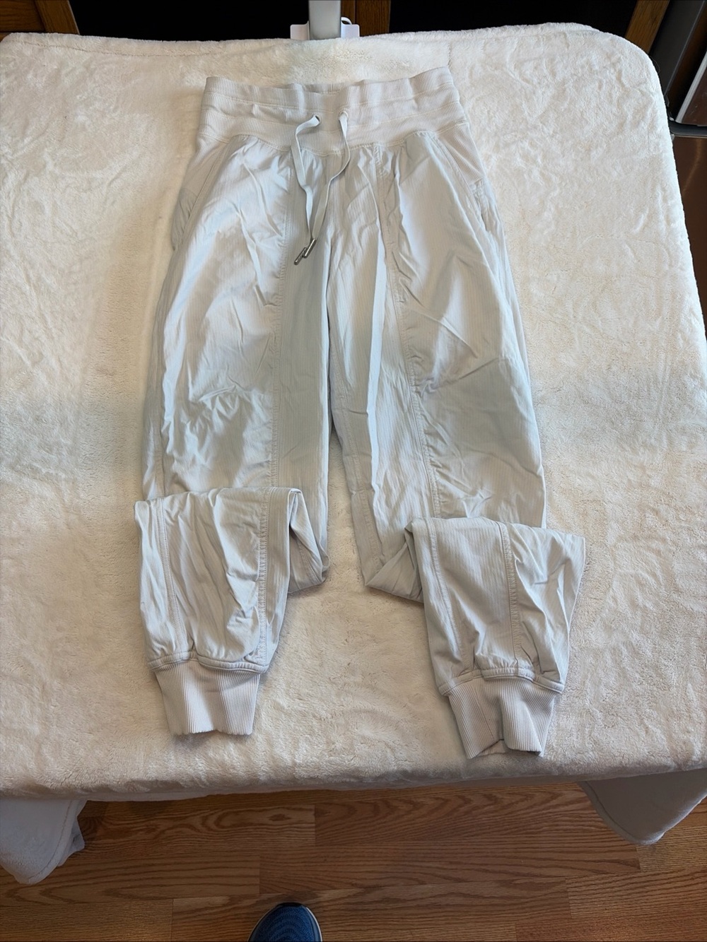 Lululemon Dance Studio Mid Rise Jogger Lined Women's Size 2 White Opal chy